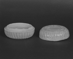 草花文青白磁合子（伝和歌山県白浜経塚出土）_1