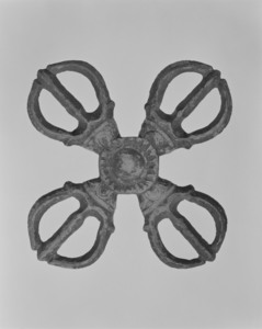 Katsuma (Cross of pestles with three prongs), (Excavated from Kokufu-chō, Tottori)