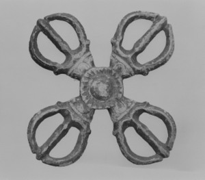 Katsuma (Cross of pestles with three prongs), (Excavated from Kokufu-chō, Tottori)_1