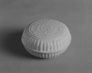 Bowl with cover (Excavated presumably from sutra mound at Nagato-Ichinomiya, Yamaguchi)_3