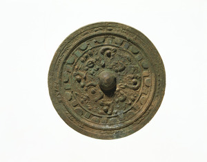 鏡（鳥獣背）（出土地不明）