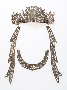 法隆寺百済観音像　宝冠及胸飾（模造）_1