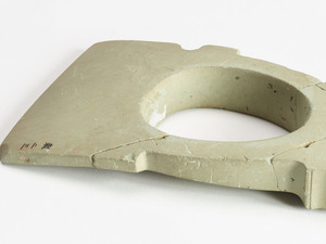 Hoe-shaped stone bracelet (Objects from Hokuwajōnan tumulus, Excavated from Northern Nara or Southern Kyoto)_4