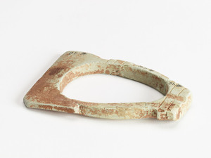 Hoe-shaped stone bracelet (Objects from Hokuwajōnan tumulus, Excavated from Northern Nara or Southern Kyoto)_4